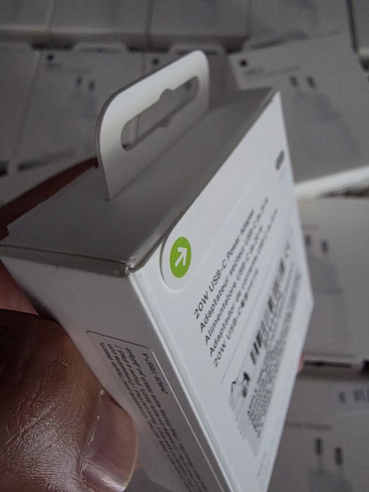 APPLE 20W Оригинален адаптер  за бързо зареждане на iPhone