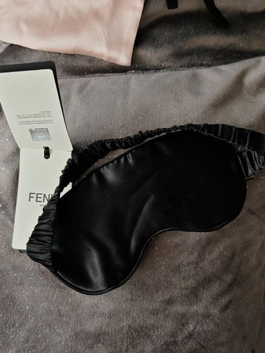 Копринена маска за сън Fendi