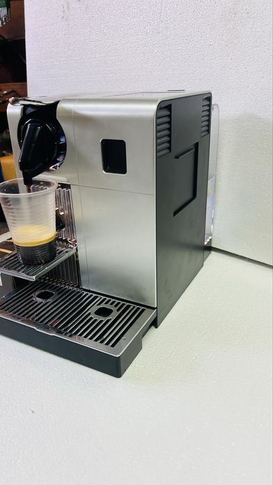 Aparat cafea Delonghi Nespresso