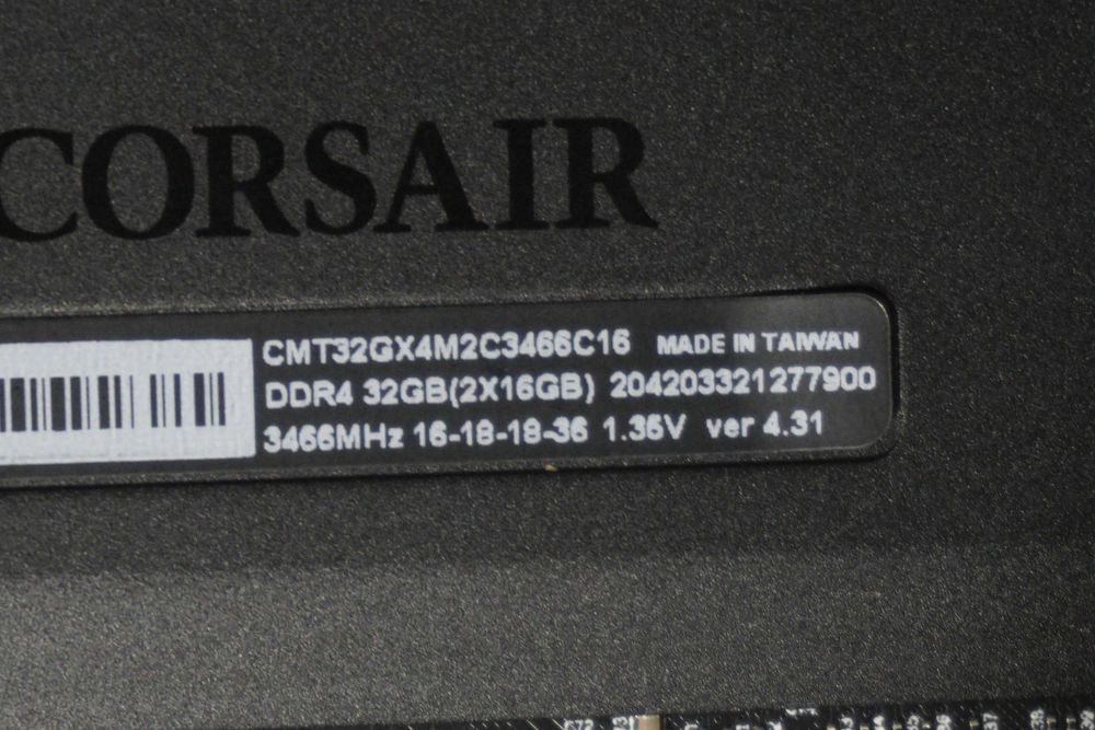 32GB (2x16GB) DDR4 RAM Corsair Dominator 3466mhz CL16/ вкл. ДДС