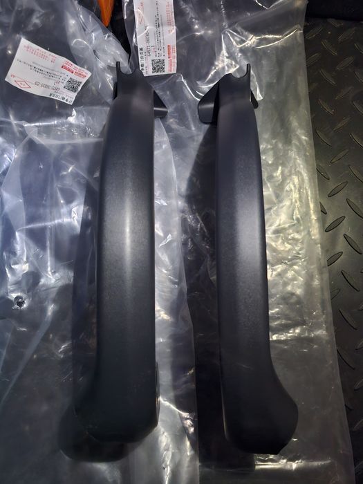 Накладка (пластик) петли багажника Toyota Camry 50-55