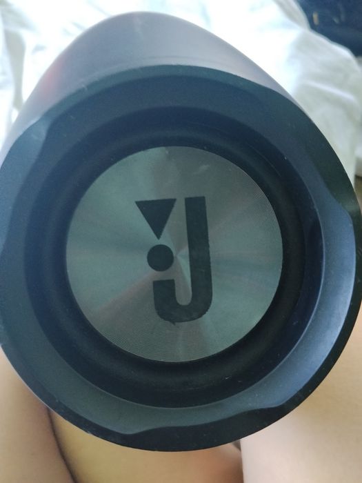 Bluetooth JBL безжична колона