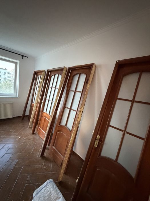 Usi interior lemn masiv