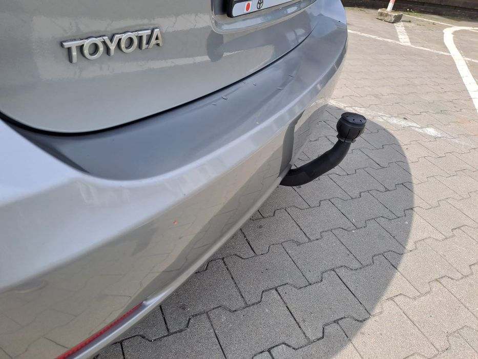Vând Toyota Avensis