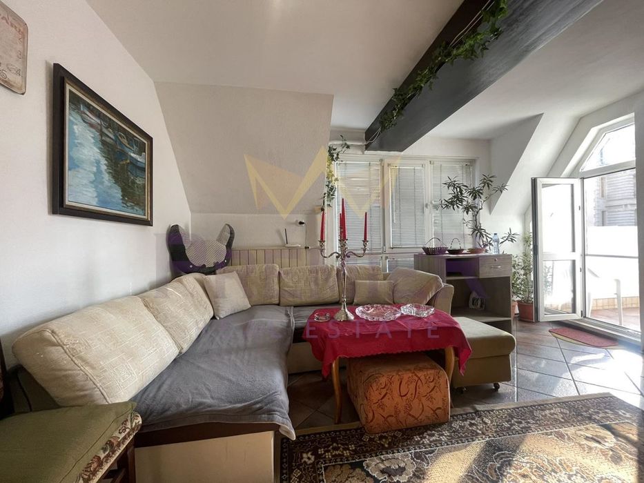 Дава се под наем Тристаен апартамент в Варна, Център - 70 кв.м за 459 € - Снимка #1