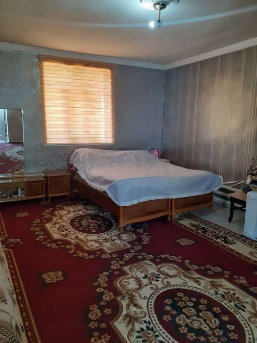 Hovli sotiladi oltin tepada