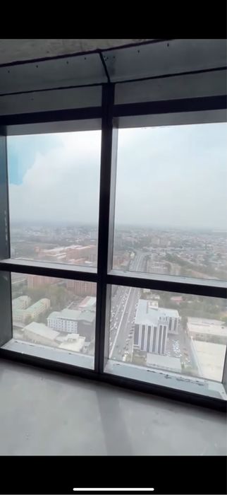 Piramit Tower. 33 этаж. Панорама города. 65 м²