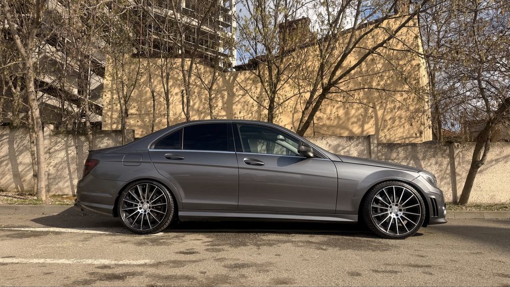 Mercedes-Benz C-Class W204 2007 – Pachet C63 AMG Look