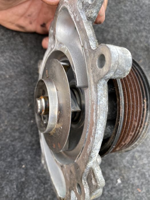 Водна Помпа E-class W212 350CDI/Е-класа Водна помпа