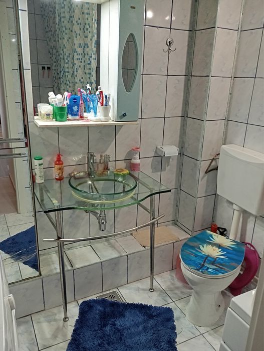 Vand apartament cu 2 camere