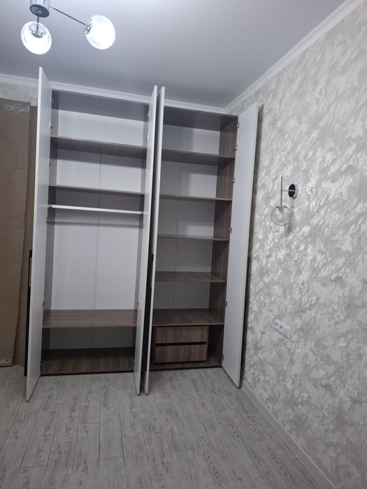 Продам шкаф спальня/прихожая