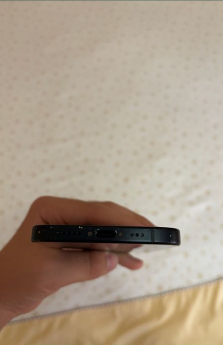Vând iPhone 15 in stare foarte bună