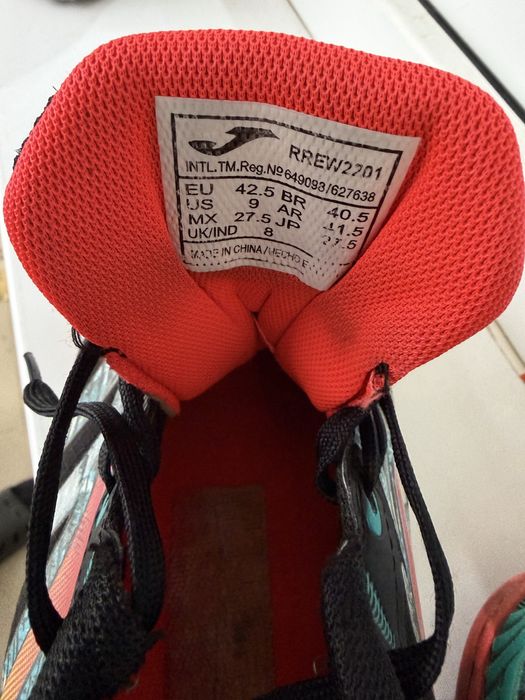 Срочно продам футзалки Joma