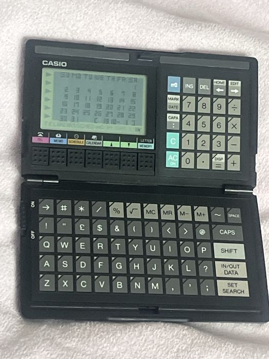 Casio SF-4000 Digital Diary din anii 1980