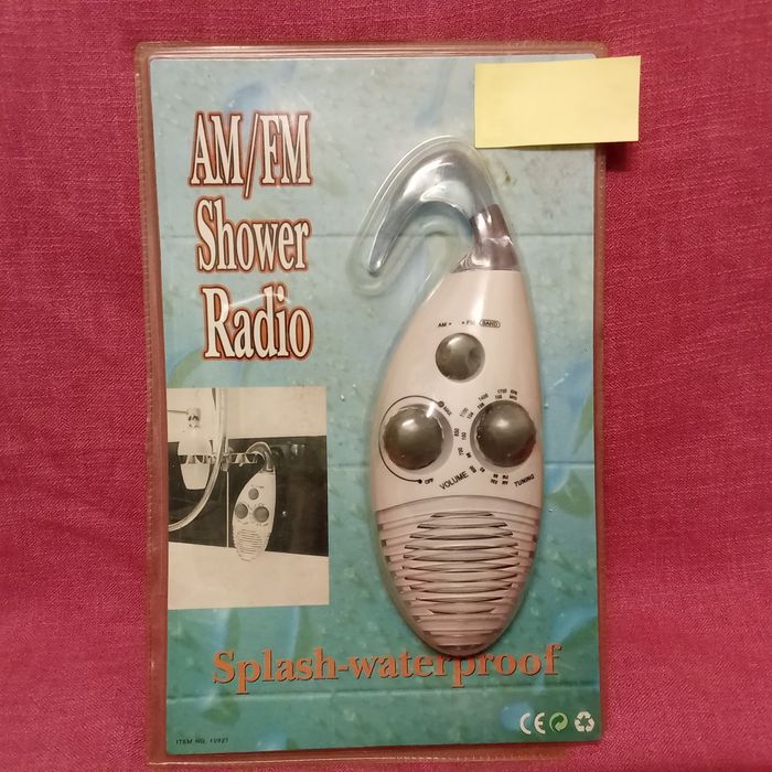 Radio special pentru cabina de duș.