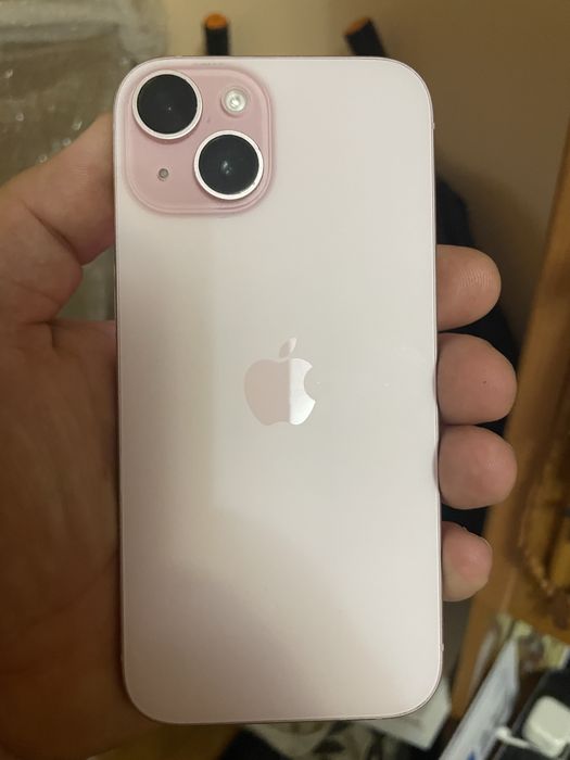 iPhone 15 Roz 128 GB Cutie.