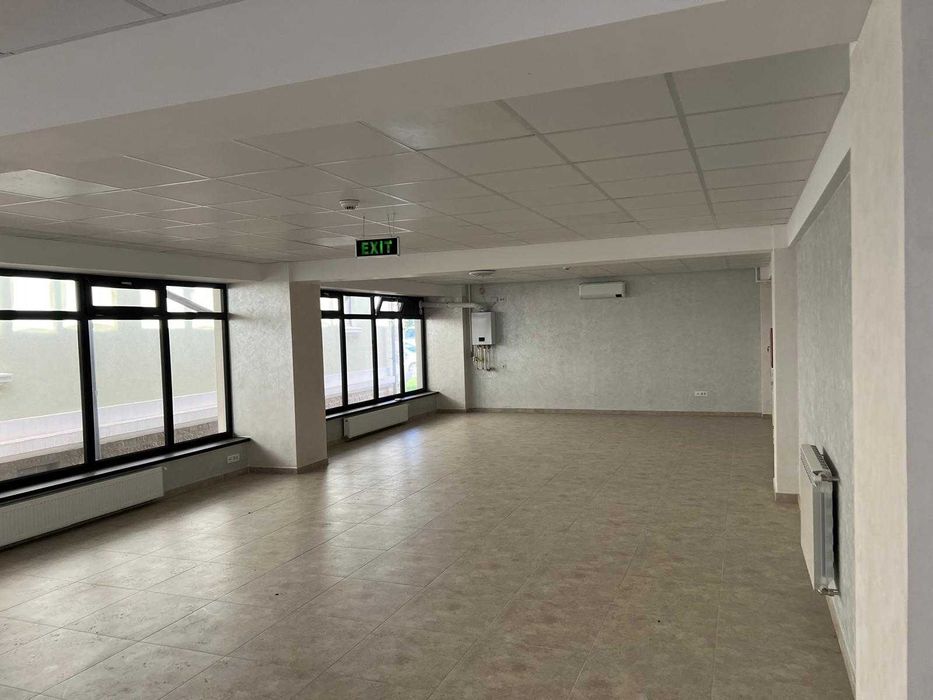 SPATIU COMERCIAL LANGA NOD CAFE zonă centrală, bloc nou, loc de parcare inclus