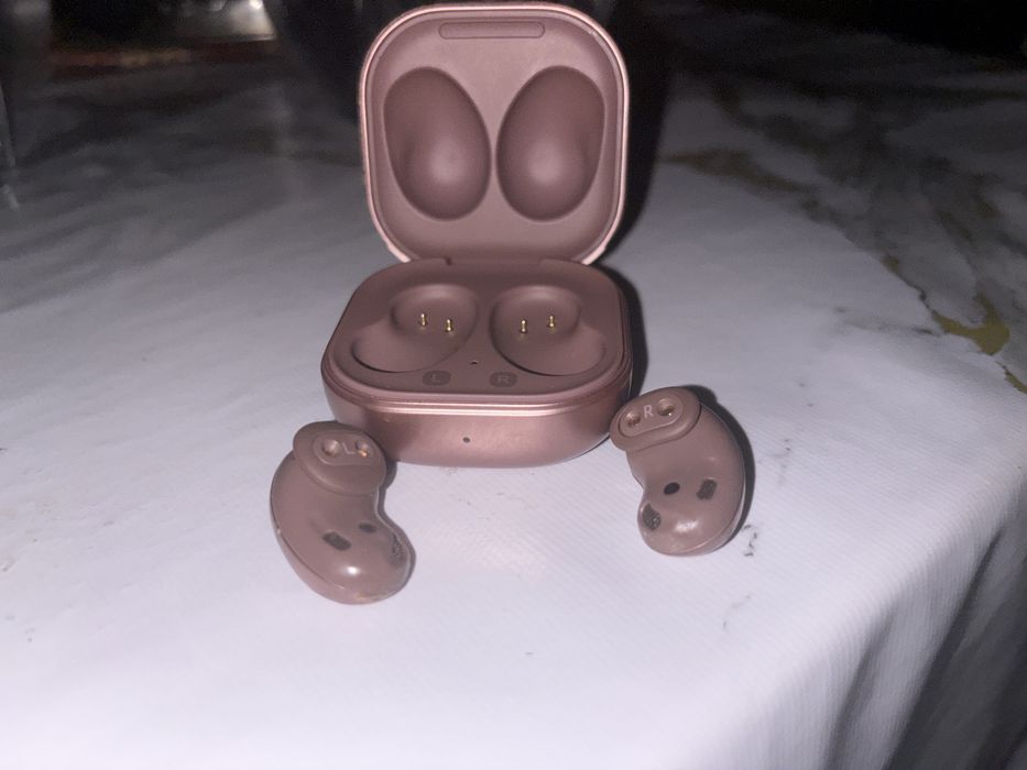 продам наушники samsung buds live