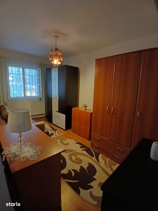 2 camere, Narcisa