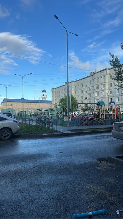 Продам 2х квартиру Ауэзова 4