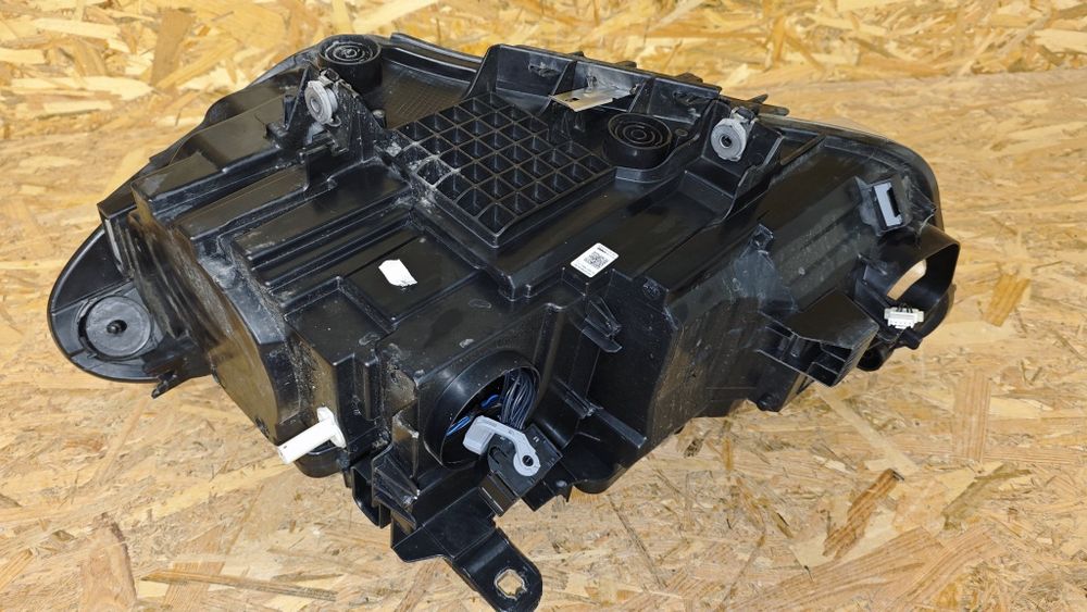 Десен фар от BMW X2 E39 Full LED