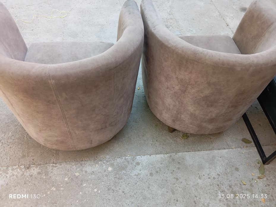 Срочно продам  два кресла