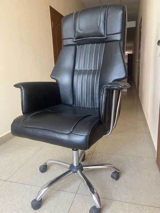 Продам кресло руководителя