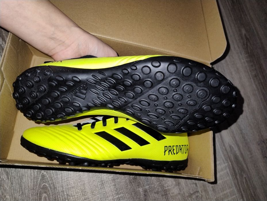 Бутонки Adidas Predator/нови 42,5