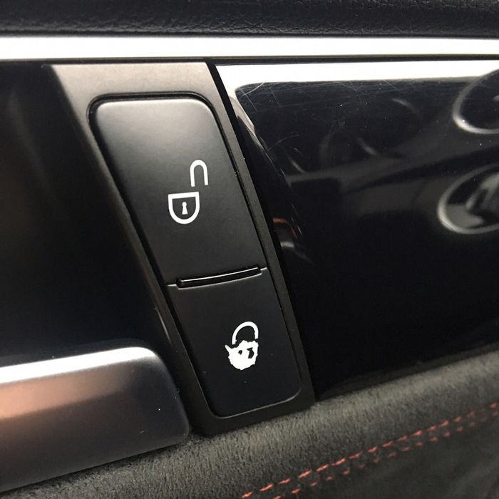 покраска кнопок салона, реставрация кнопок салона, мультируль, ремонт