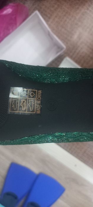 Разгрузка вещей.