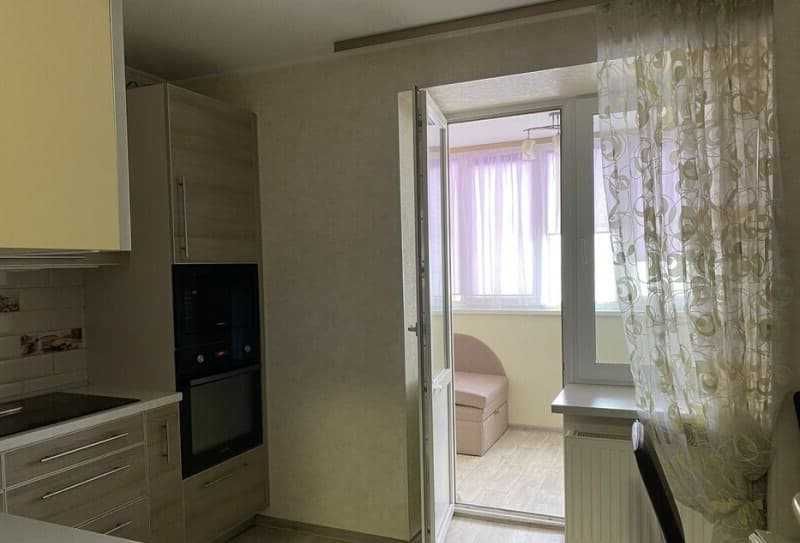 Дава се под наем Едностаен апартамент в Пловдив, Тракия - 36 кв.м за 175 € - Снимка #2