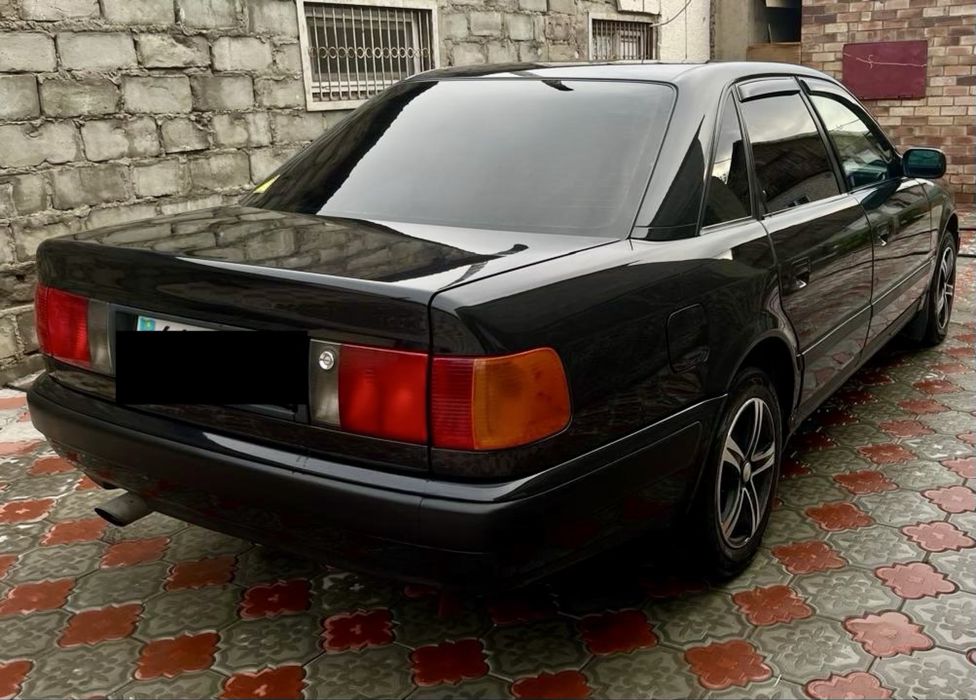 Продам Ауди 100 С4 2.0