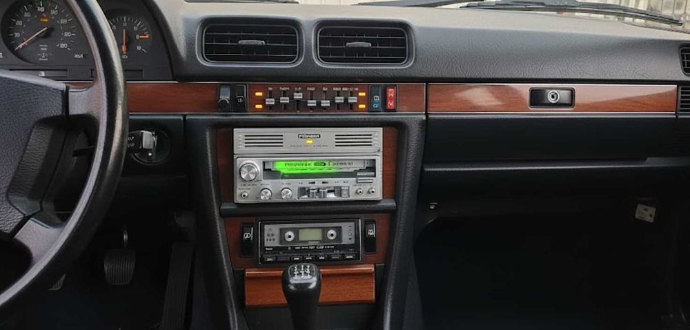 casetofon auto 1978 servisat comenzi lijere sunet excelent de bun