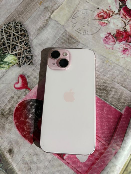 Vand sau schimb iphone 15 128 GB