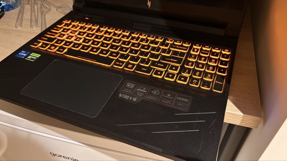 Acer Nitro V 16