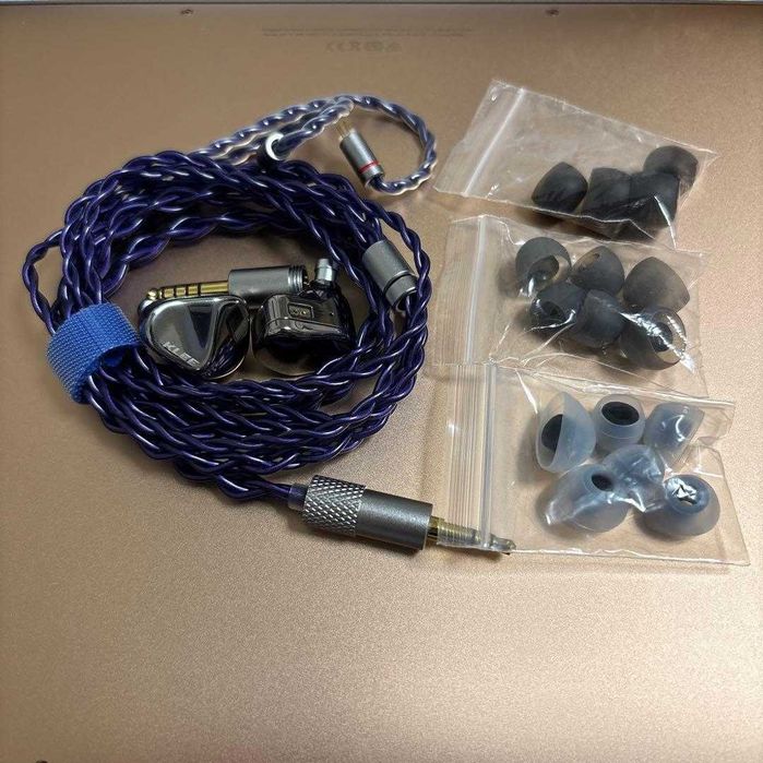 Нови- неотваряни IBasso Jr. Klee тип iem