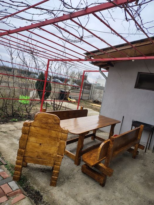 Masă cu băncuțe pentru curte