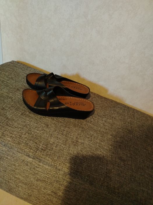Шлепки чёрные 37 оазмер