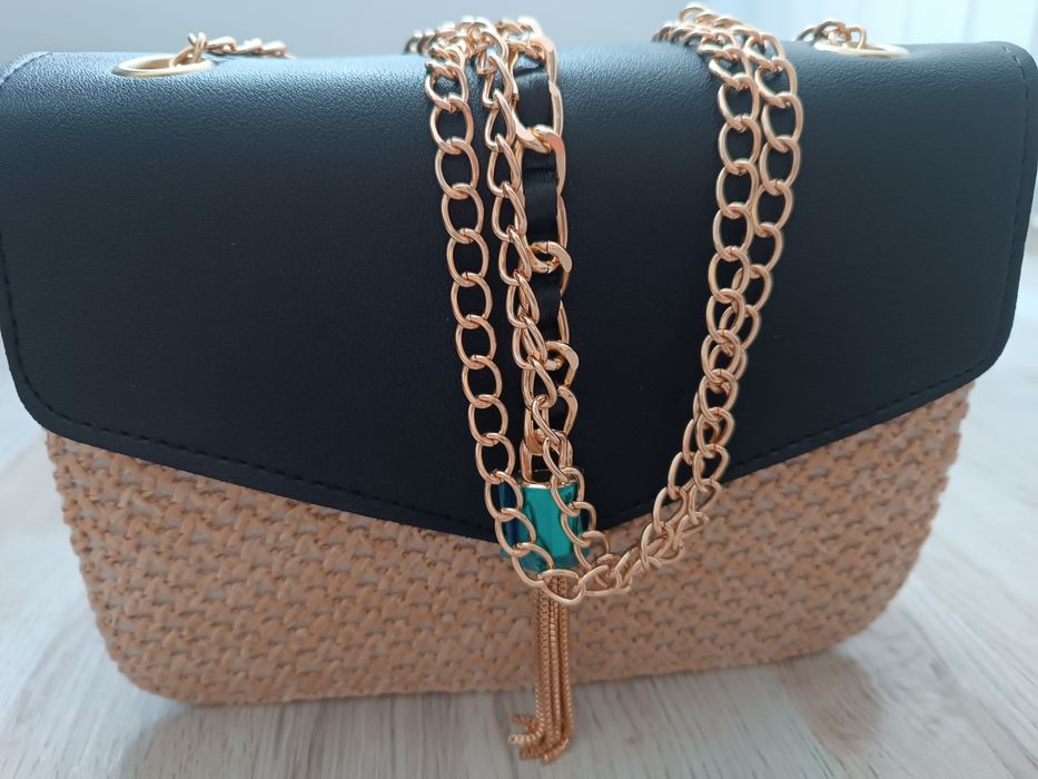 Малка дамска чантичка