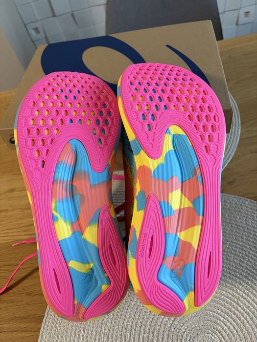 Маратонки Asics, чисто нови !!!