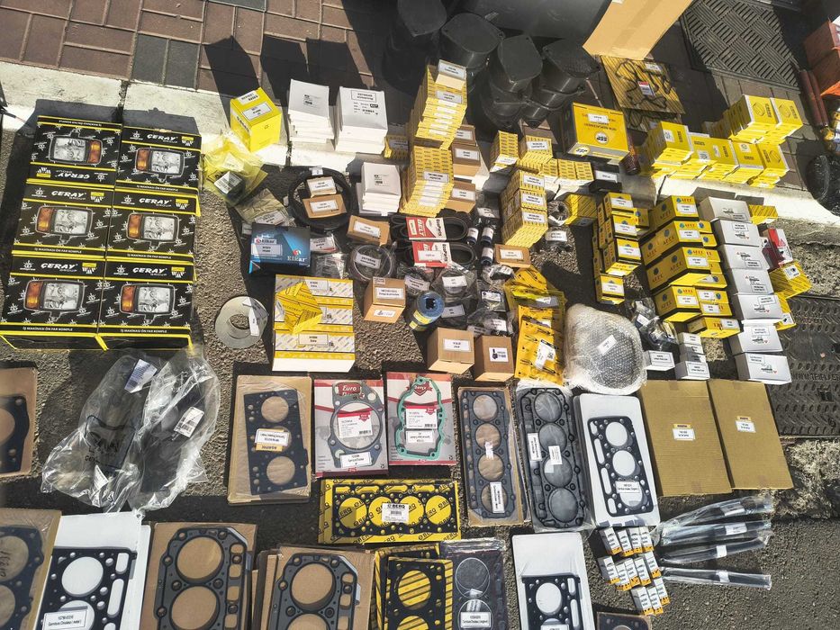 Garnituri chiuloase,pistoane motor JCB,KOMATSU,VOLVO,ETC.