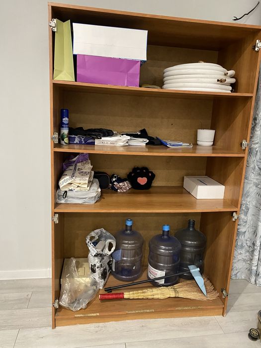 Шкаф деревянный, вместительный