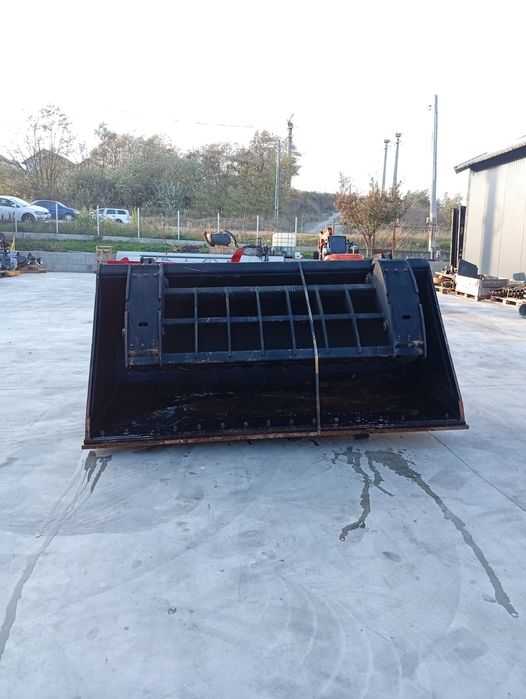 Cupa Tip crocodil jcb 436