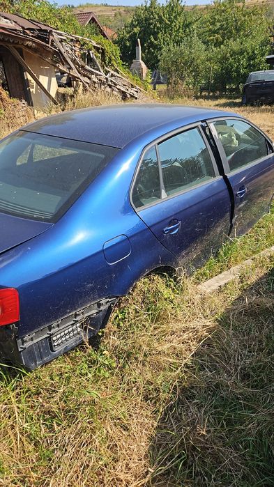 Dezmembrez Vw Jetta fab.2008,1,6mpi si 1,9 bxe si bls