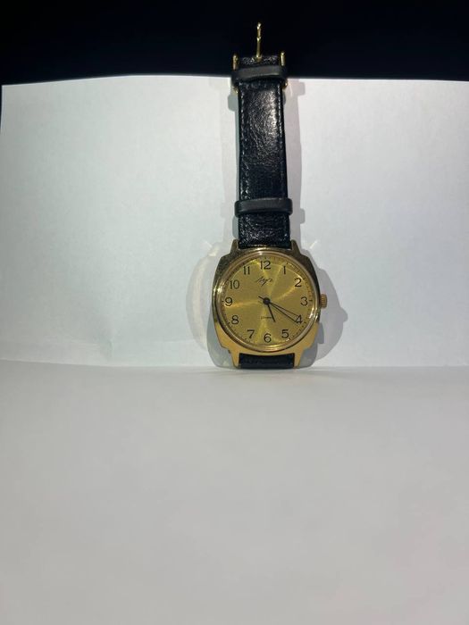 Ручные часы луч, полет