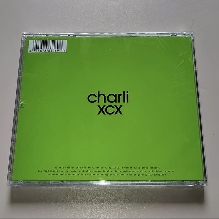CD диск исполнительница Charli xcx альбом Brat