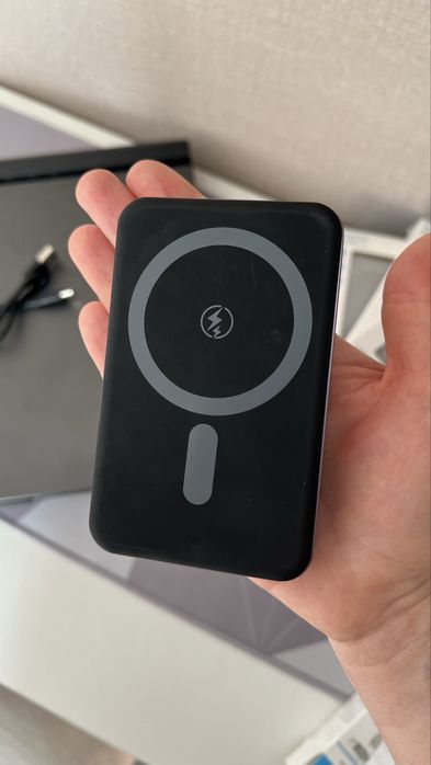 power bank магнитный с поддержкой MagSafe / беспроводная зарядка