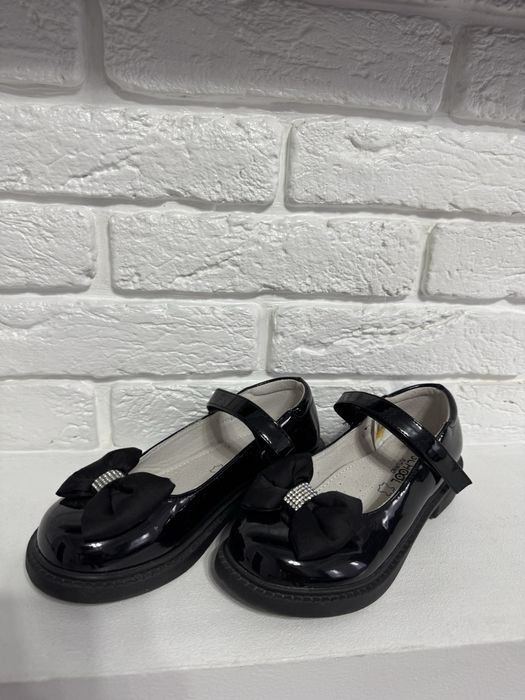 Туфли на девочку р32