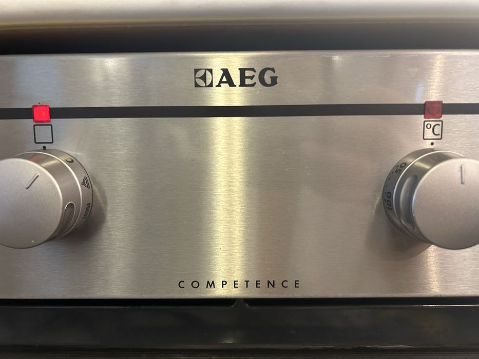 AEG Competence вградена фурна с 4 котлона