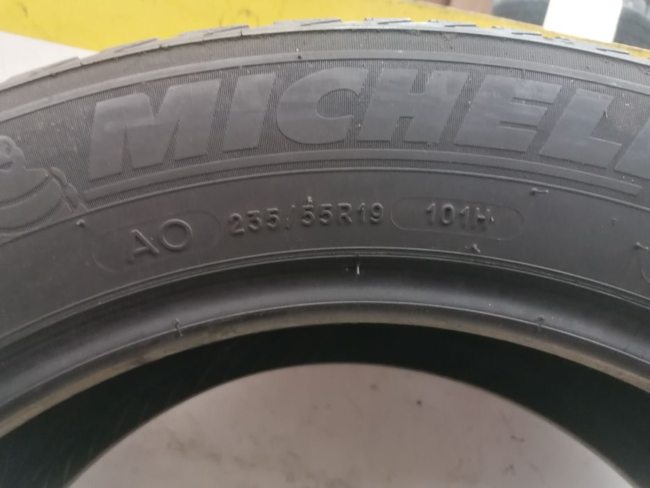 235/55/19  iarna  2*Michelin  101h dot 0817. 3,,61mm